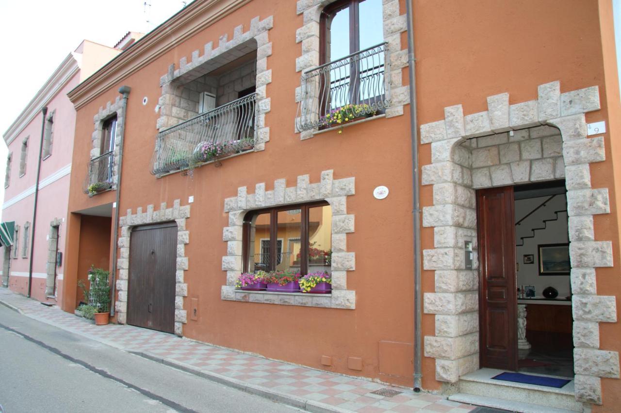Locazioni Brevi La Rosaviola Guest Rooms Teulada Exteriör bild